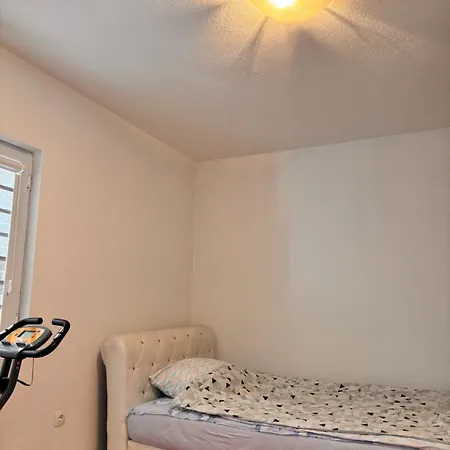 Asja Apartment *
